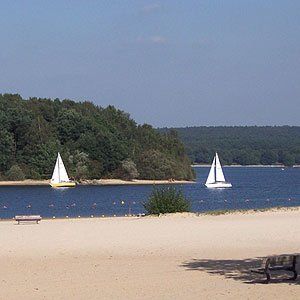 Haltern am See Ansicht auf See mit zwei Segelbooten