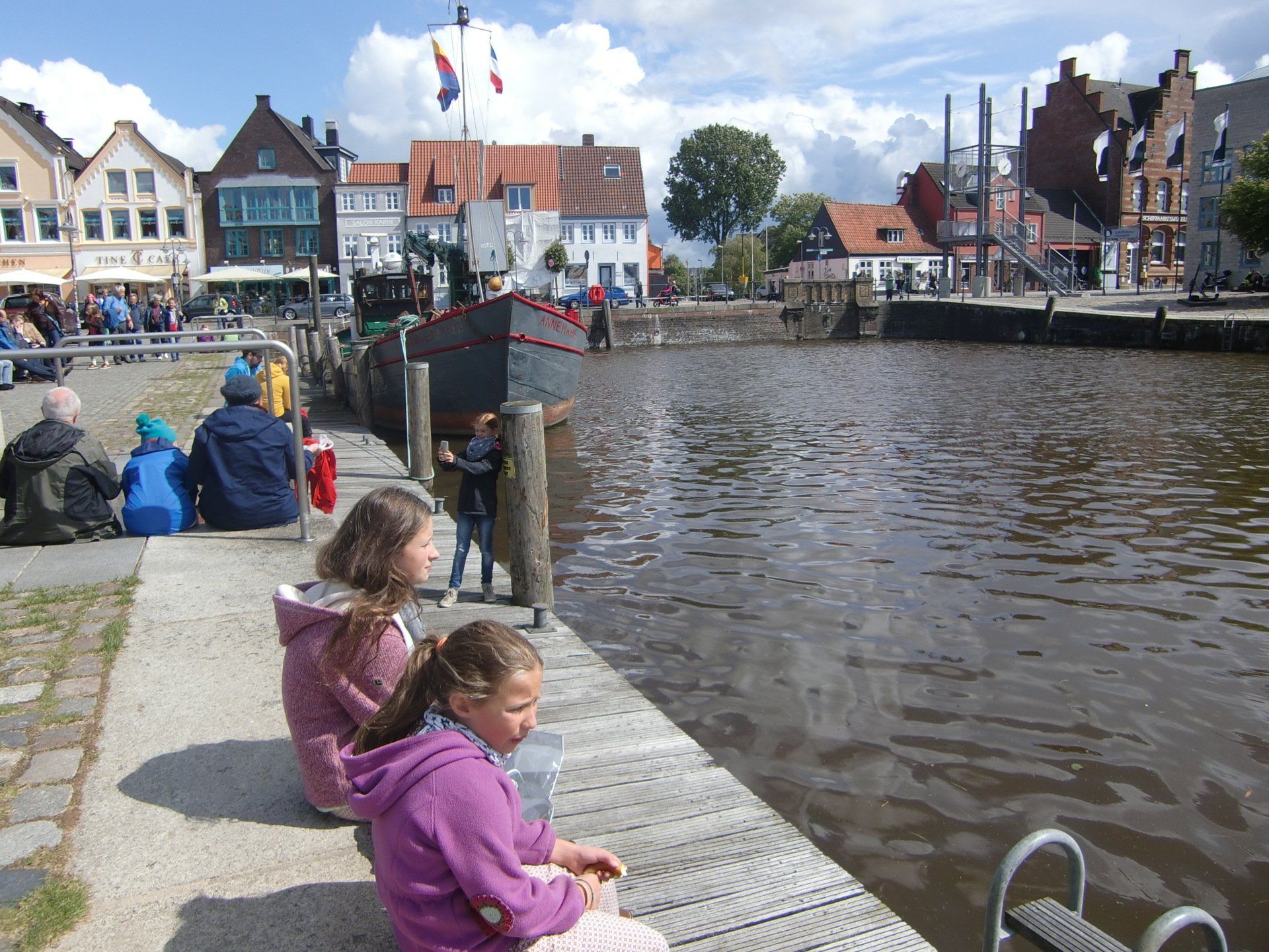 Kinder am Hafen Husum