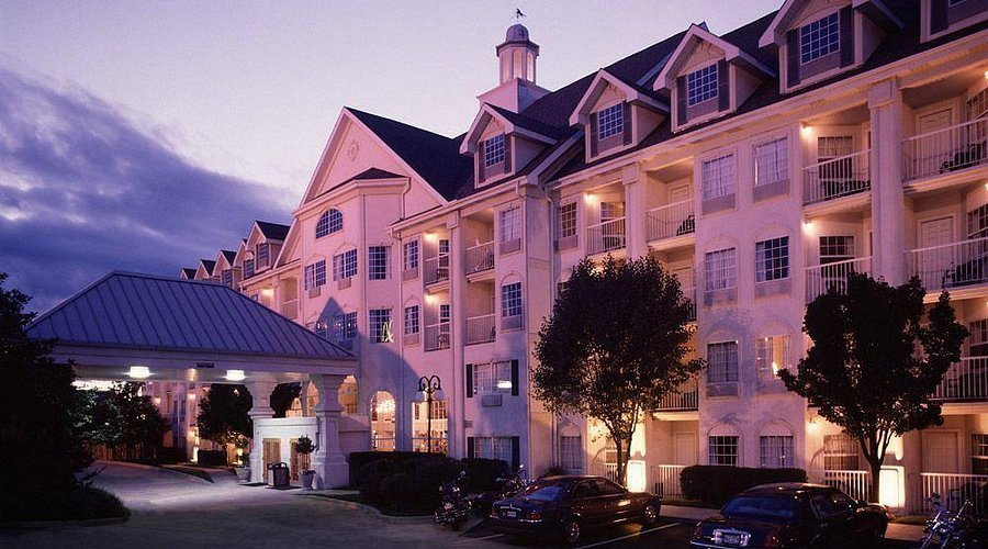 Hotel Grand Victorian Teacher Discount | Educator Discounts on Branson Missouri Hotels