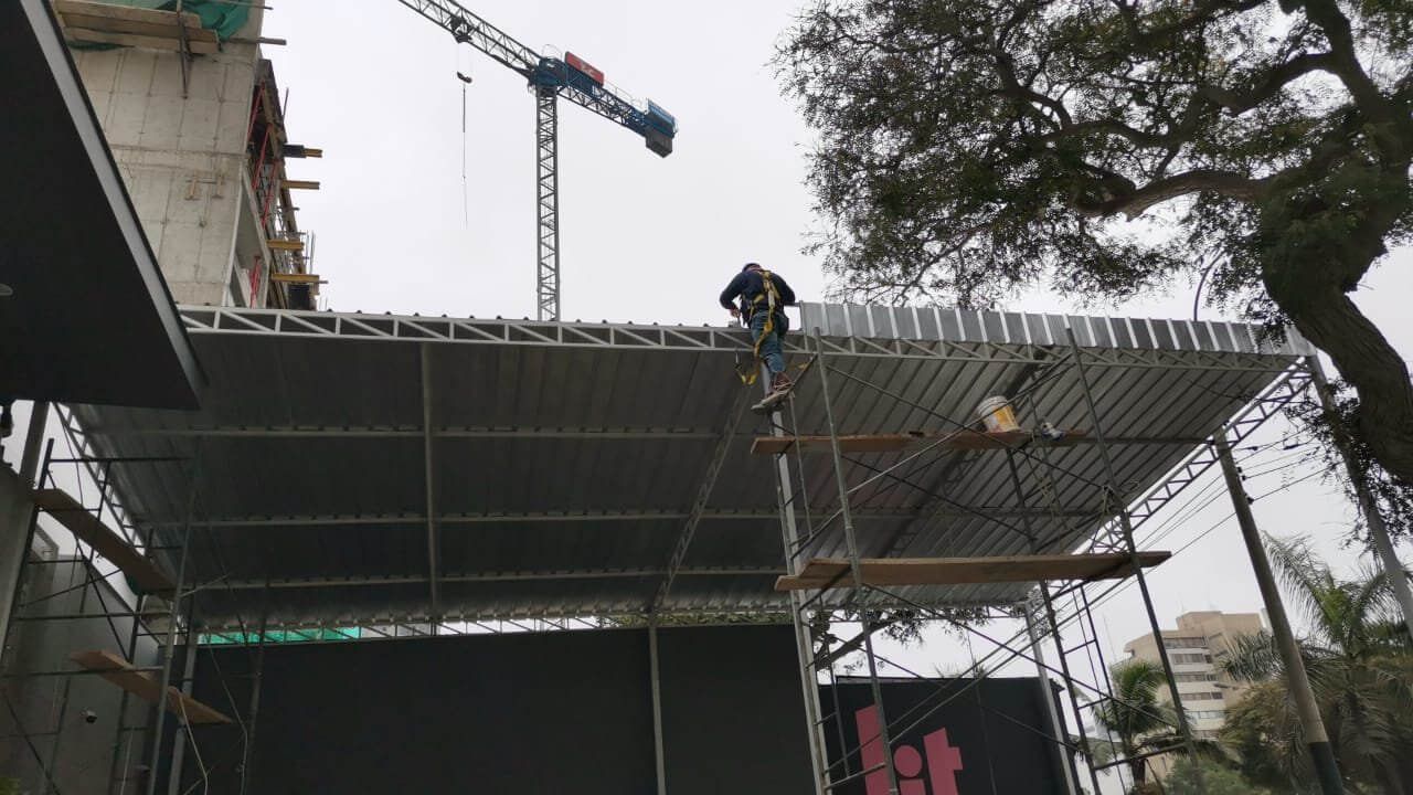 Instalación de techo liviano