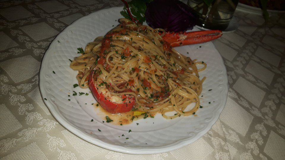 piatto di linguine all'astice