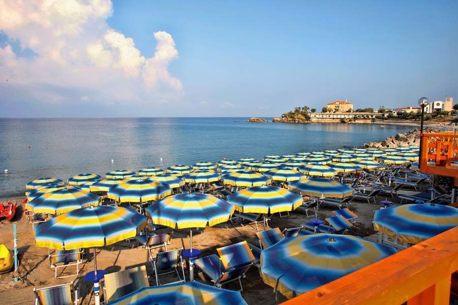 terrazza con vista su spiaggia