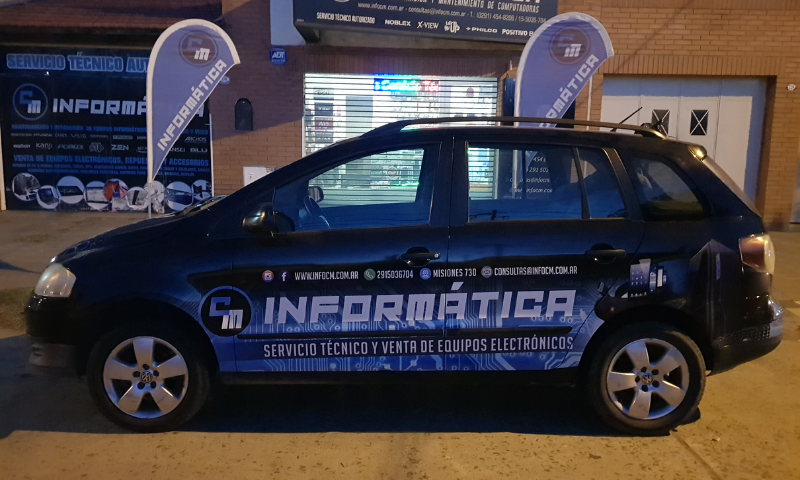 Vehículo de CM Informática. Servicios onsite empresas. Técnico y ventas de equipos informáticos, notebooks en Bahía Blanca