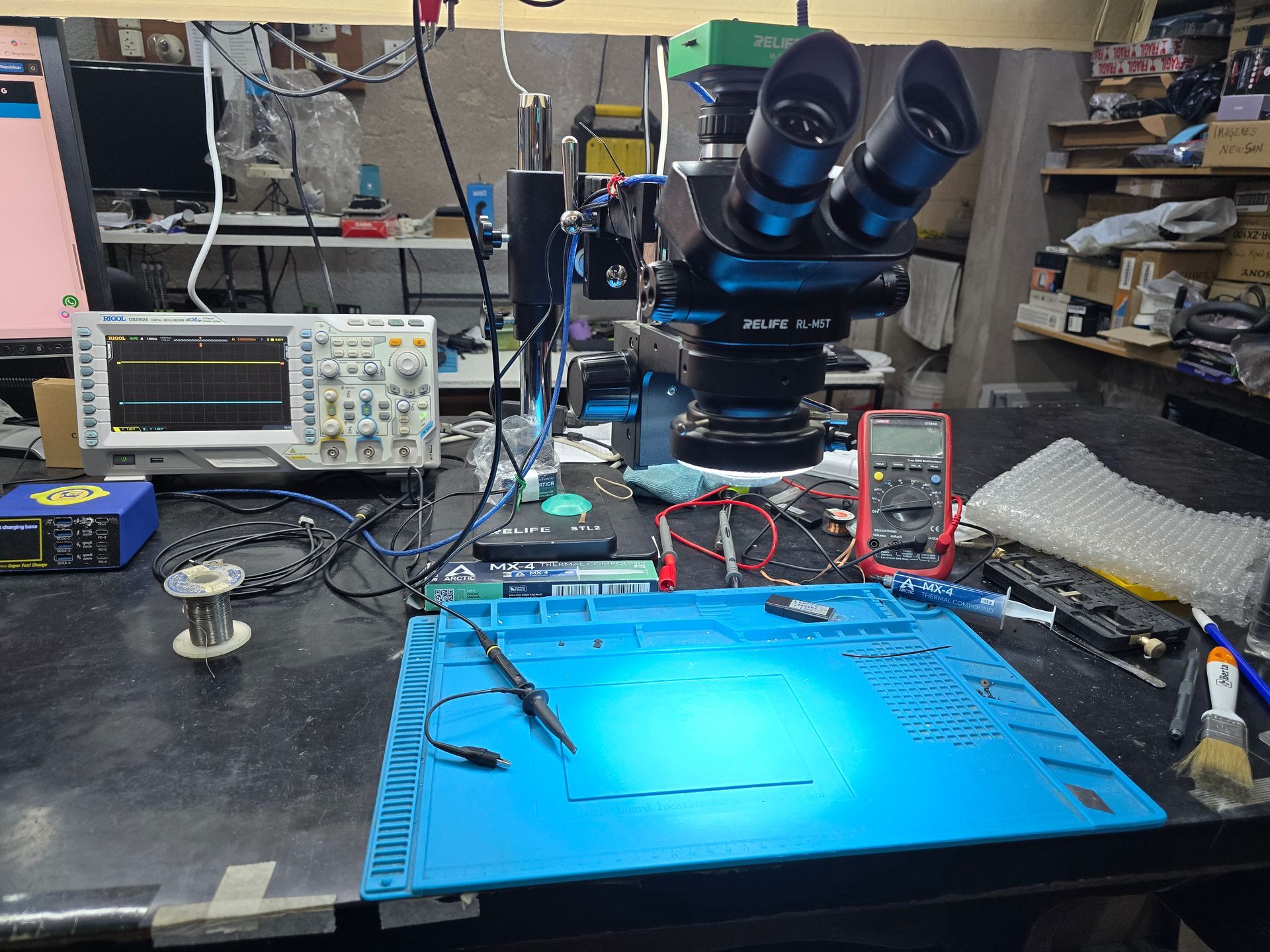 Diagnóstico electrónico para reballing de notebook en laboratorio técnico de Bahía Blanca.