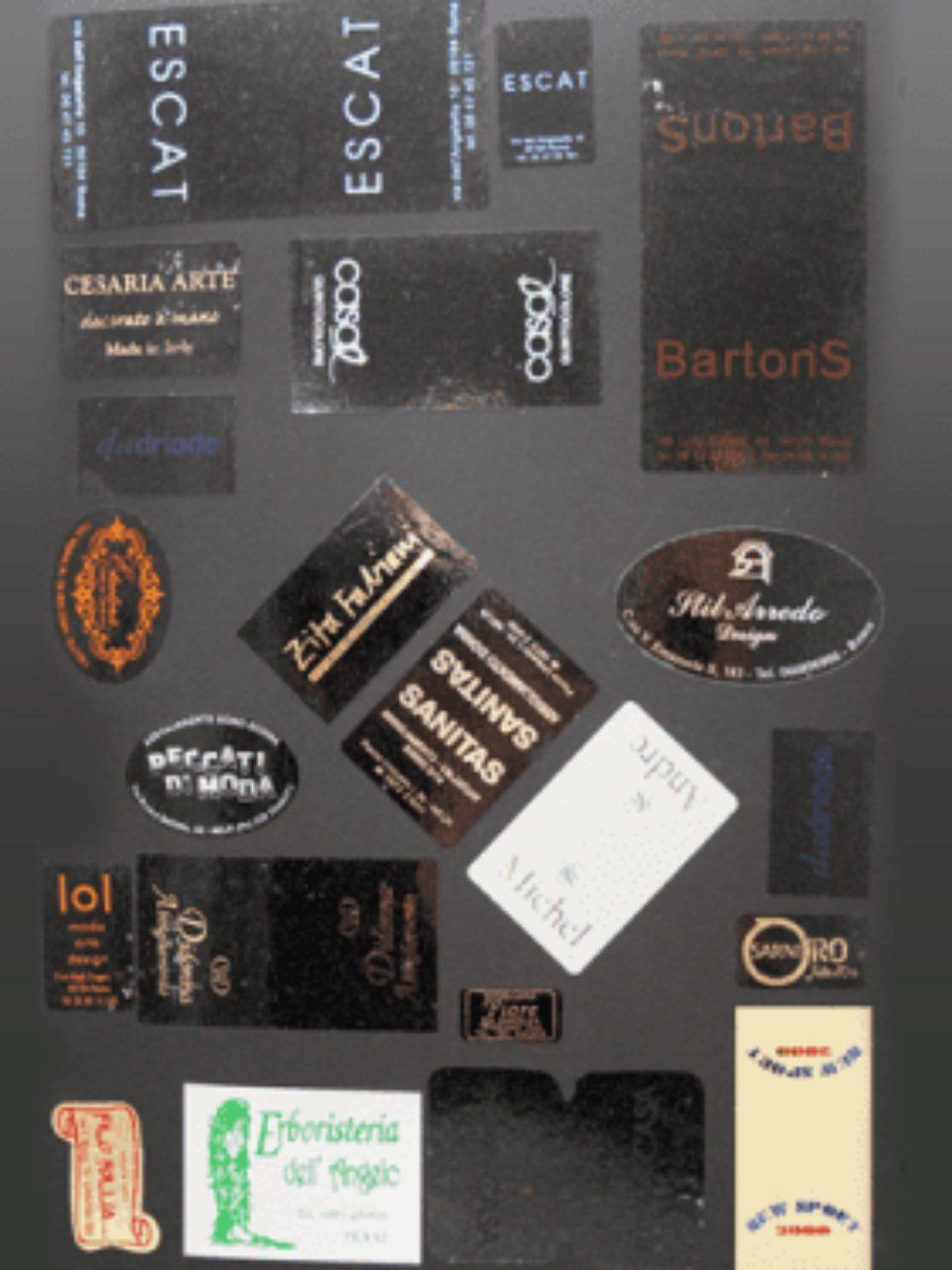 etichette adesive a Bari di colori scuri