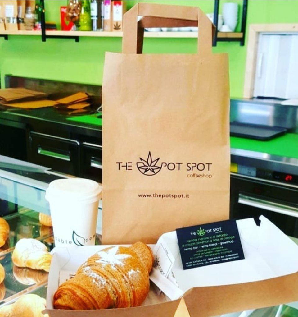 busta di carta con stampa