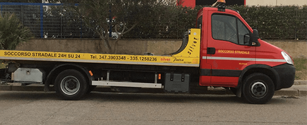 camion per rimozione auto