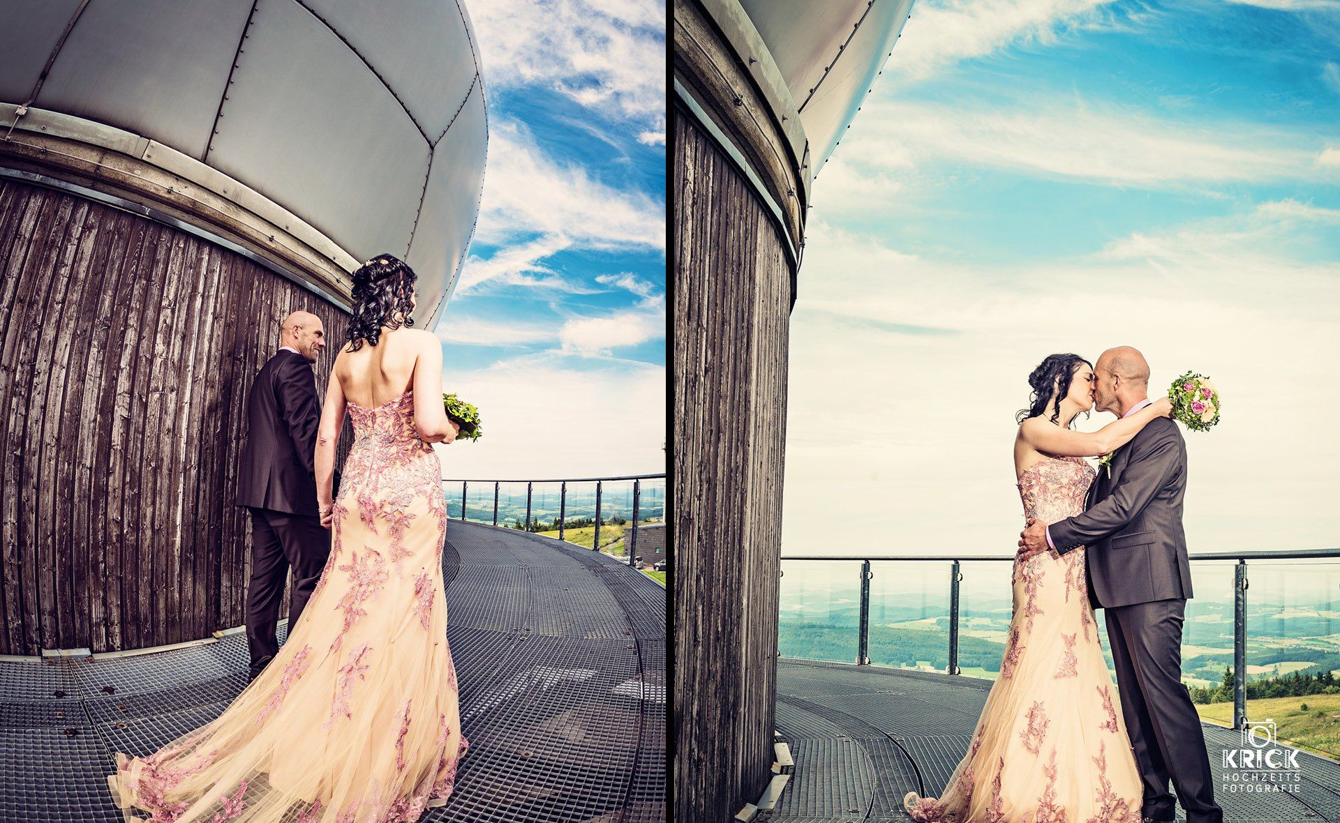 Eine Braut und ein Bräutigam küssen sich vor einem Gebäude.