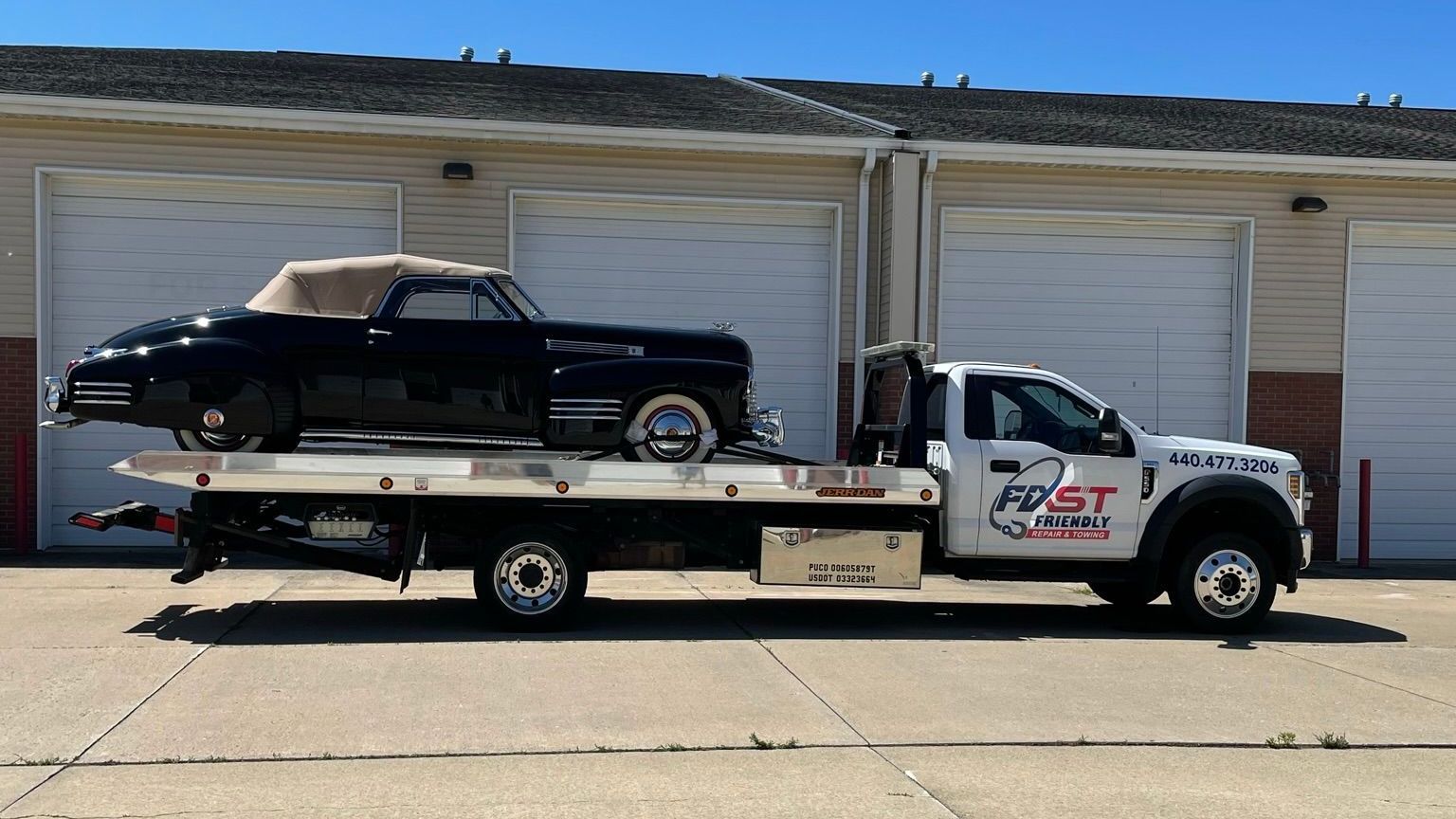Light duty towing at Fast Friendly Repair & Towing in Painesville, OH
