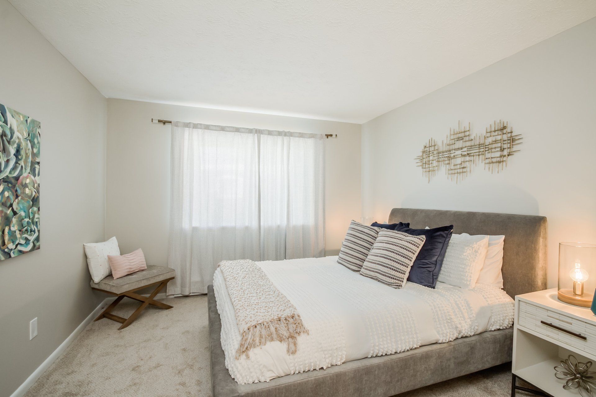 La Croix Court Apartments bedroom