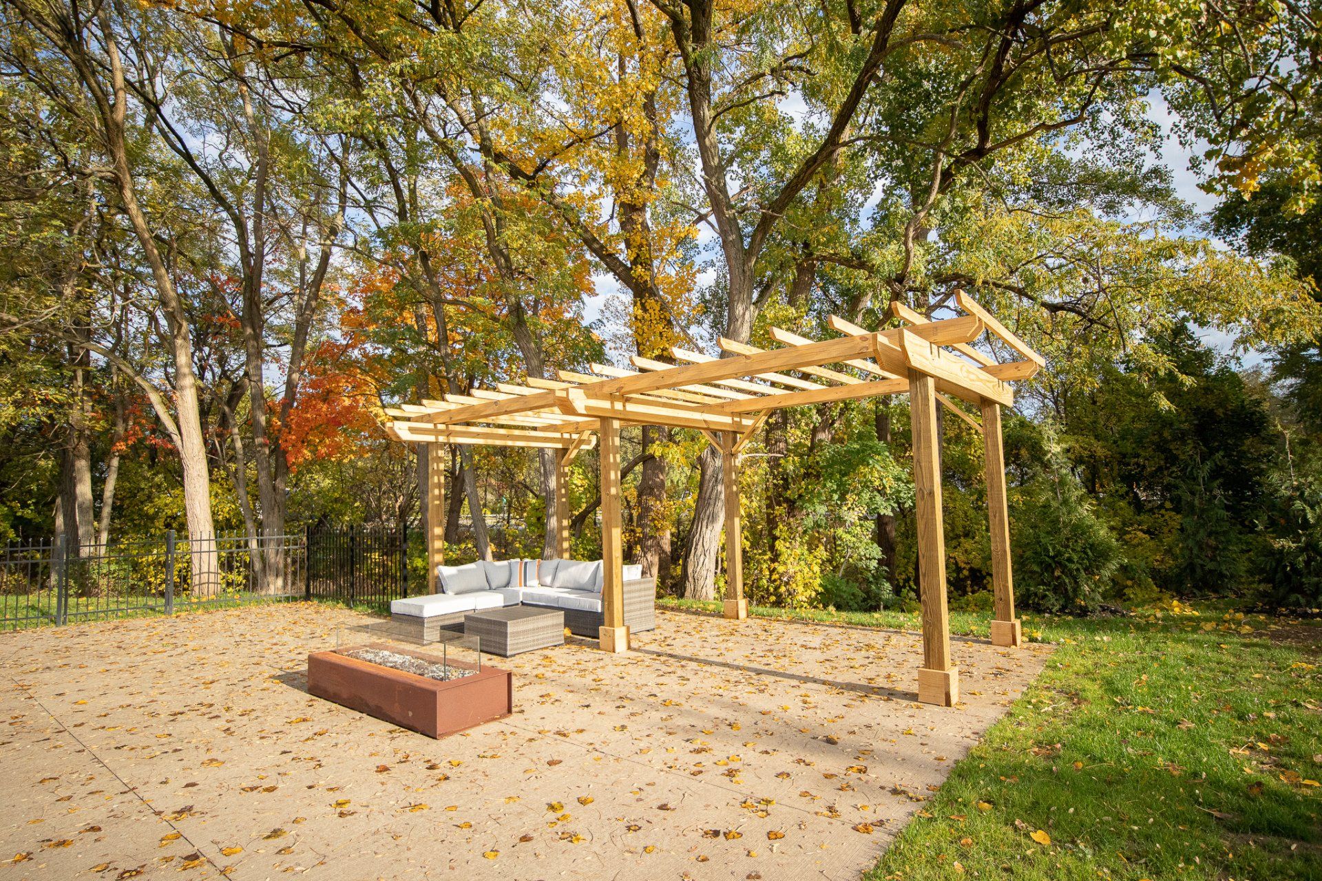 La Croix Court Apartments patio