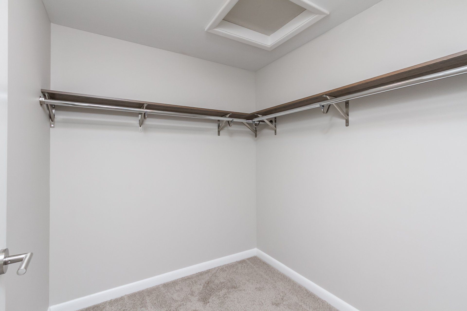 La Croix Court Apartments closet