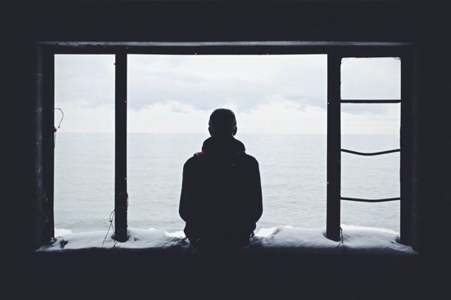 A picture of a lonely person wondering why nobody visitors his website.