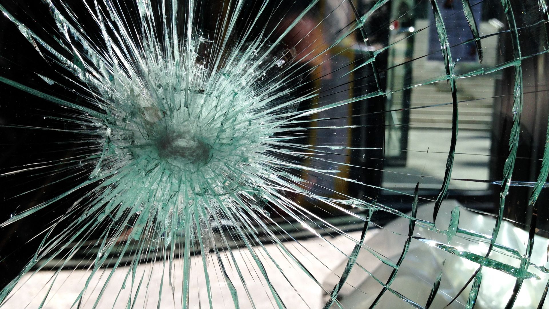 Are you a security firm looking for high-quality security glass? Explore your options 