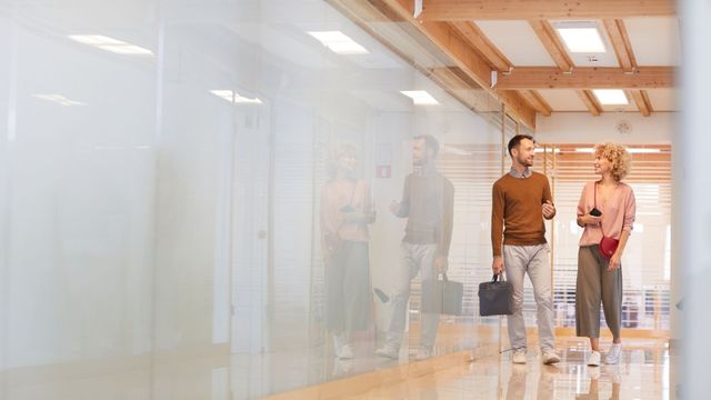 What are the rules and regulations surrounding obscure or privacy glass in the UK? Find out 