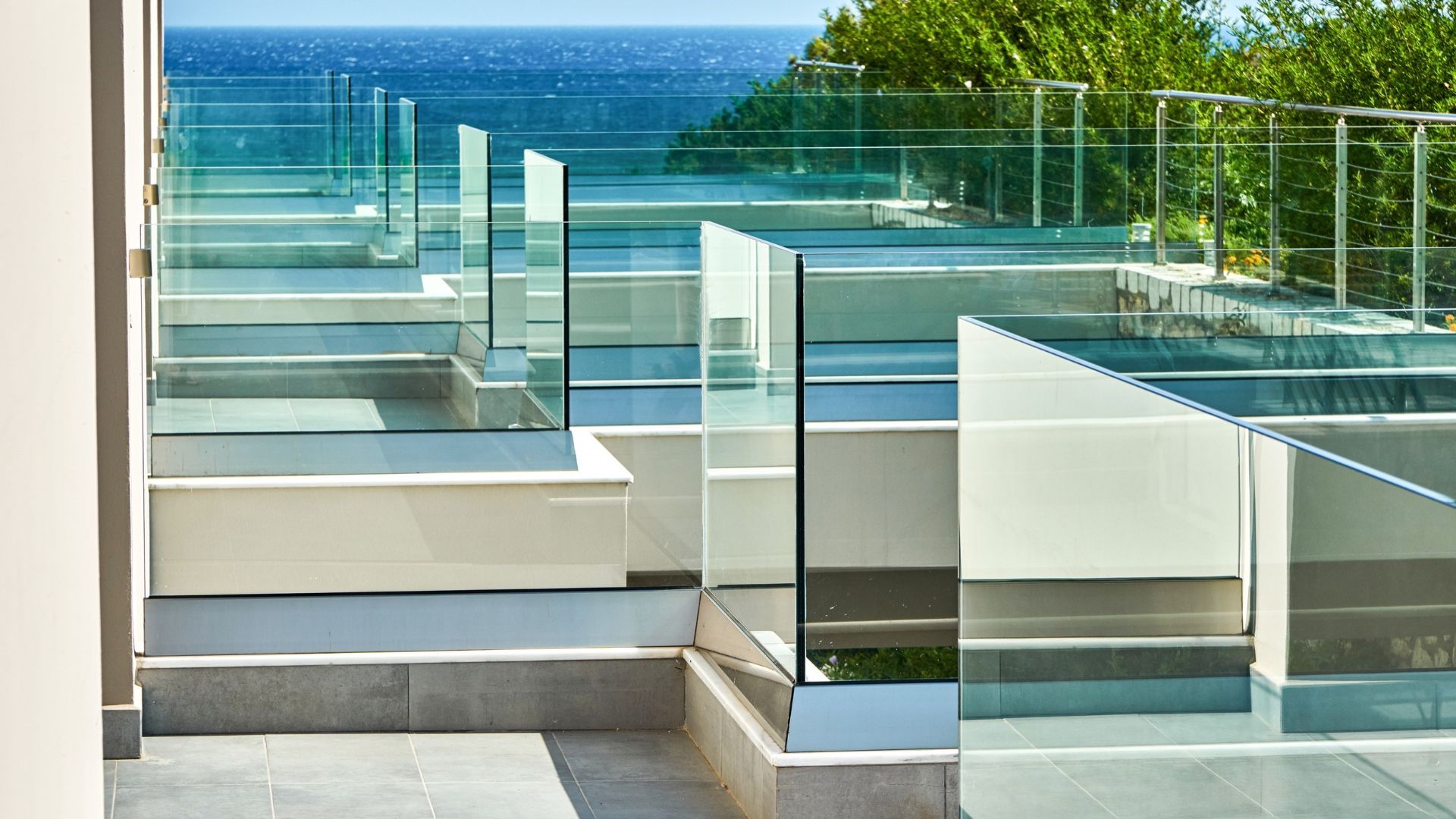 Are you looking for design inspiration for an outdoor glass balustrade? Explore ideas