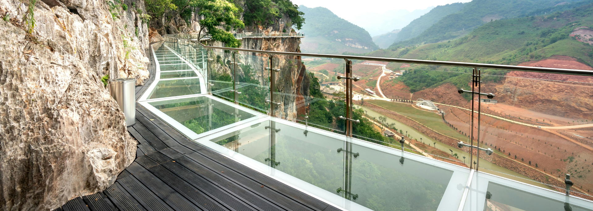 Picture of the glass walkway. 
