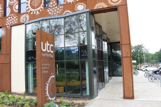 Accademia di Cambridge per la scienza e la tecnologia