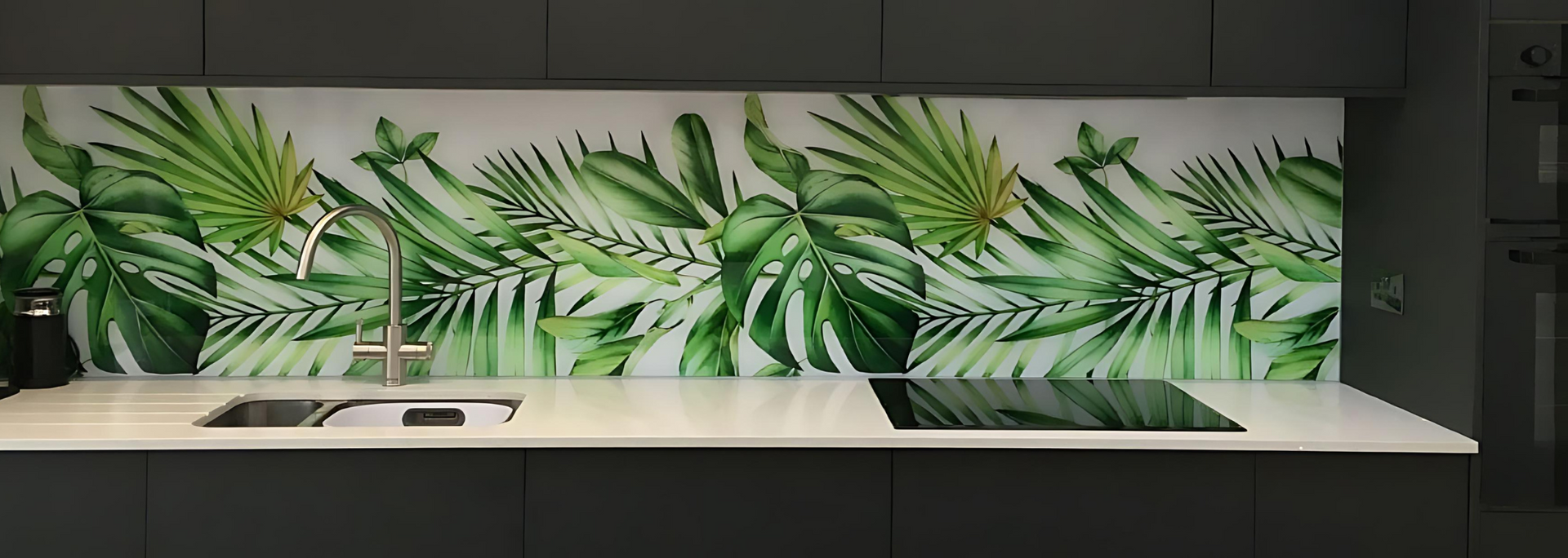 Picture of a digitally printed glass kitchen splashback.