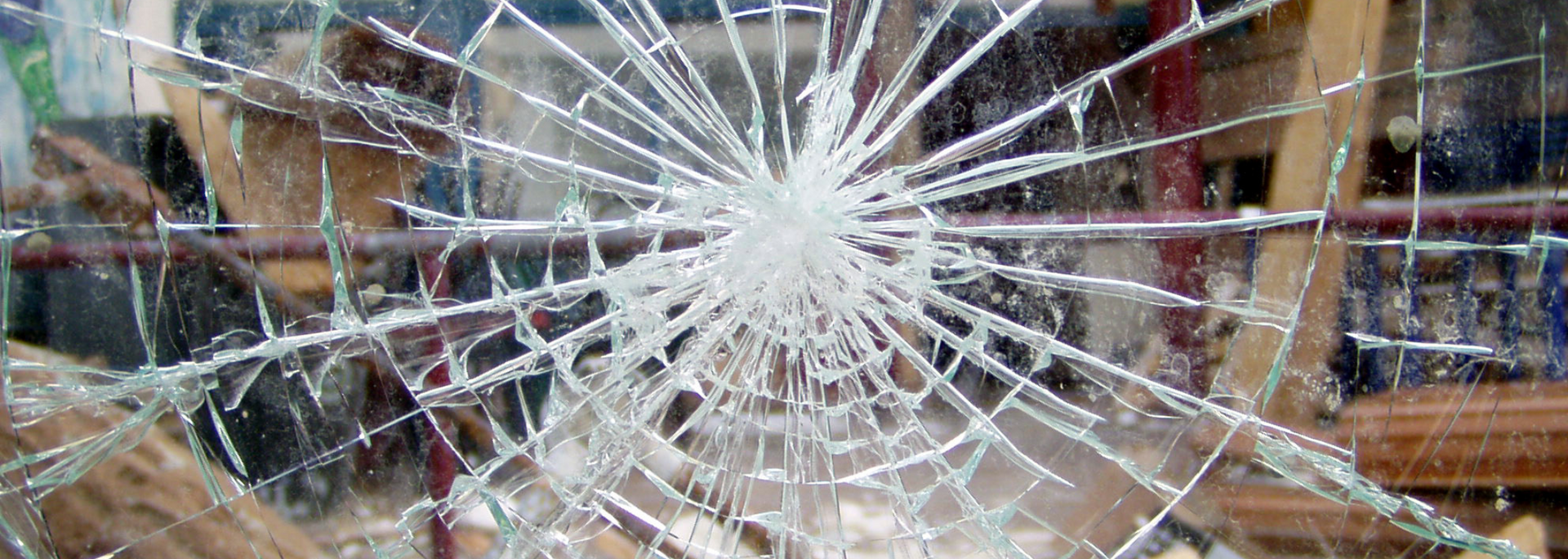 Picture of a smashed piece of laminated glass
