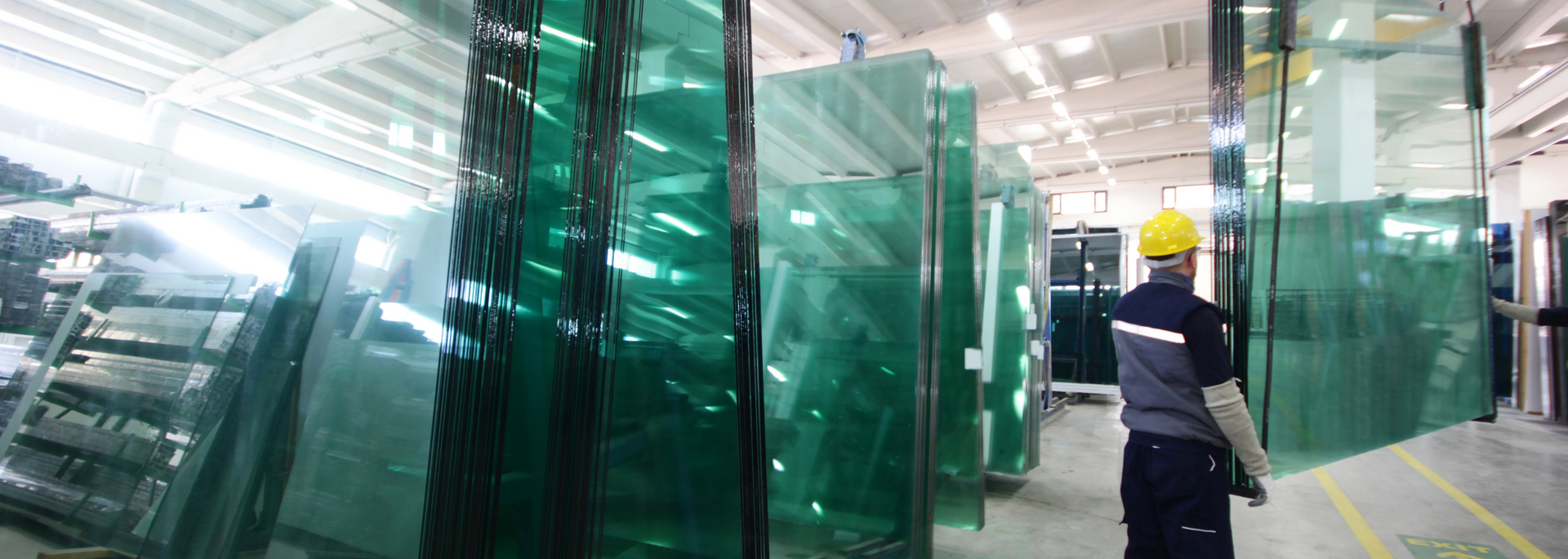 Picture of stacks of toughened/laminated glass.