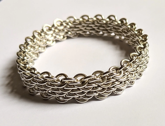 Sinuous sterling silver chainmaille bracelet