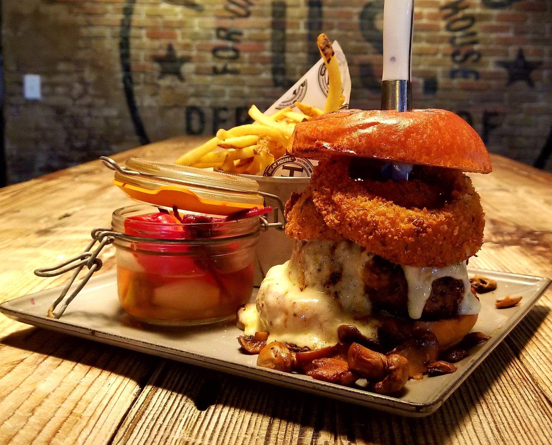 great burgers at uncle jacks meat house duluth