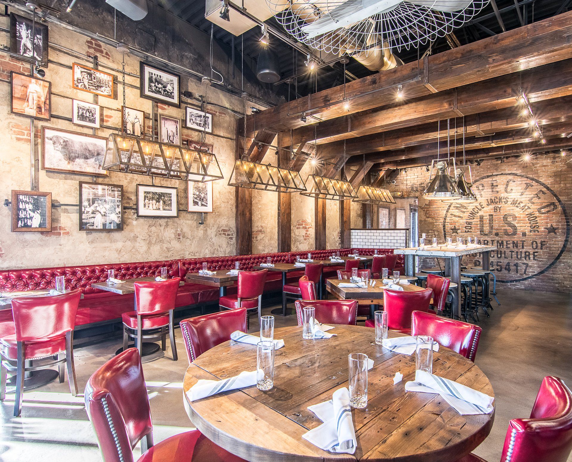 uncle jacks meat house duluth dining room