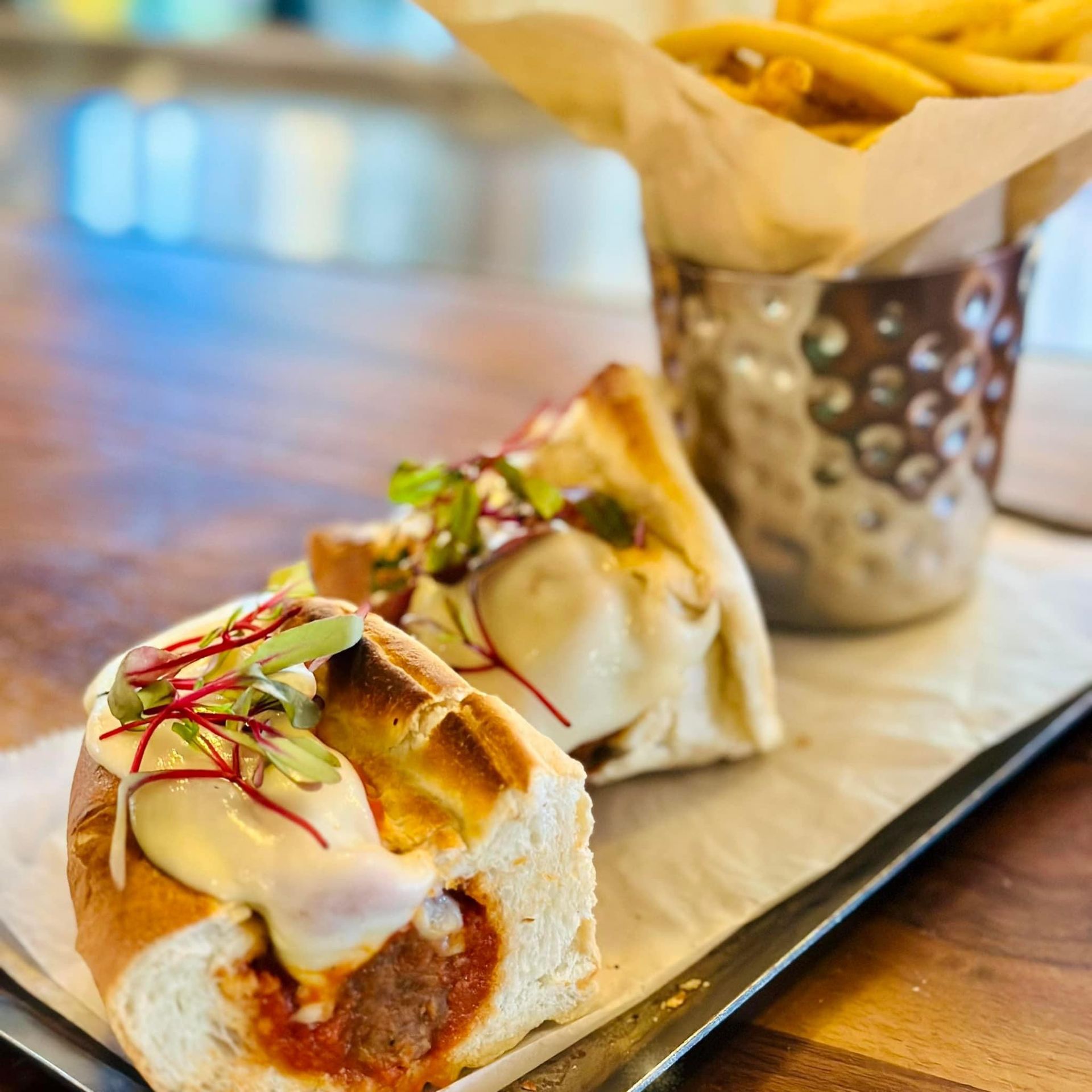 Southwestern Steak Bowl $18
Prime NY Strip, Farro, Avocado, Tomatoes, Black Bean Corn Salsa, Mojo Dressing, Tortilla Strips, Chives, Lime