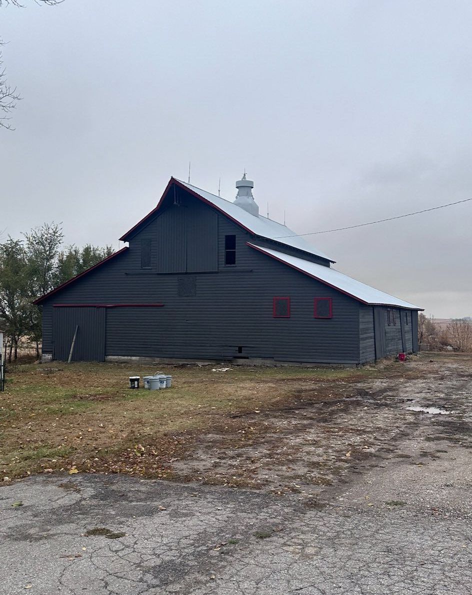 Image of a barn that was just painted in Syracuse, New York 