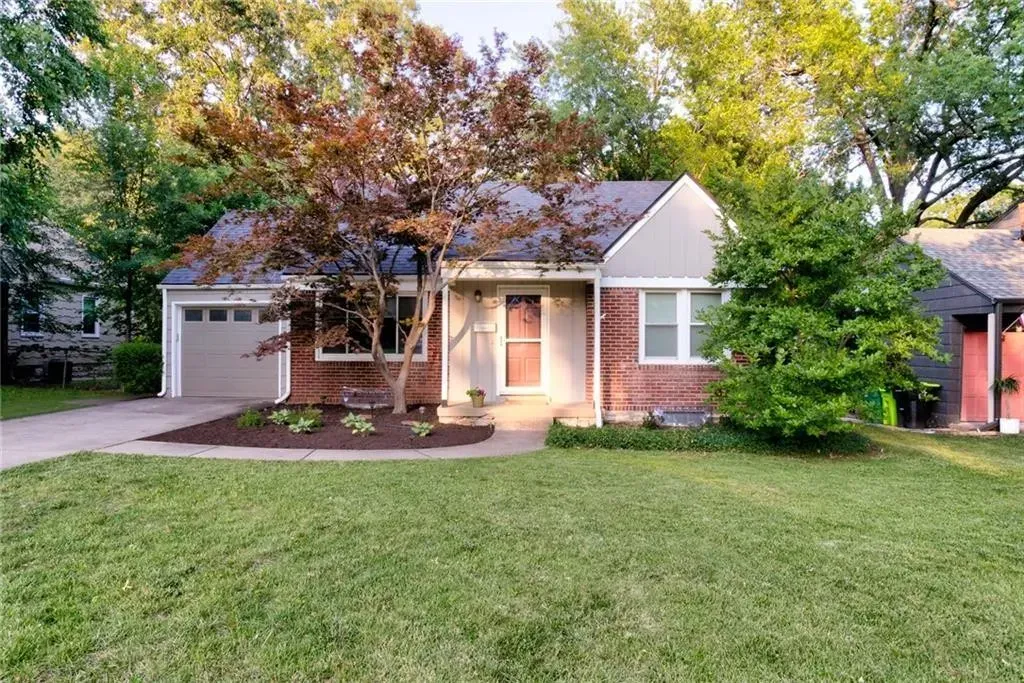 Single-Family Home Photo 1