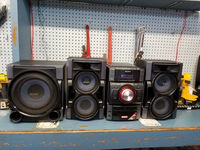 Speakers | Kannapolis, NC | Jewelry & Loan Co