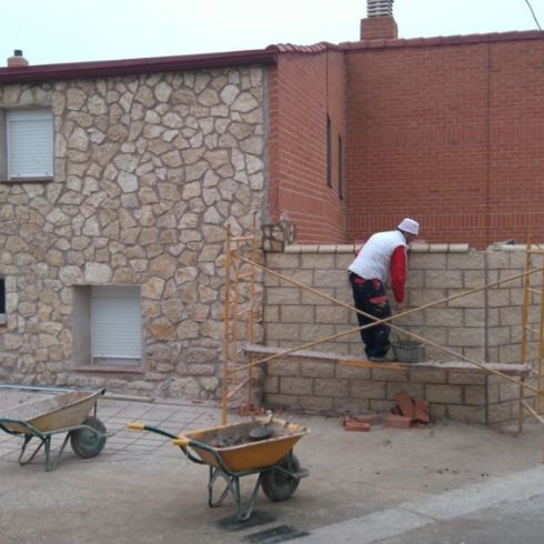 rehabilitar muro de fachada de piedra en coruña, galicia