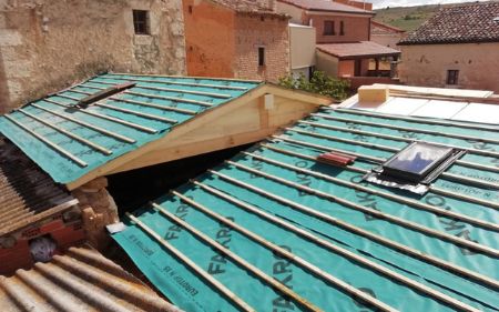 rehabilitar tejado con paneles de sandwich en a coruña, galicia