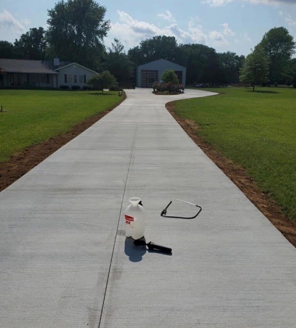 Aggregate Border Broom Driveway — Chesterfield, MO — Hoffman Concrete LLC