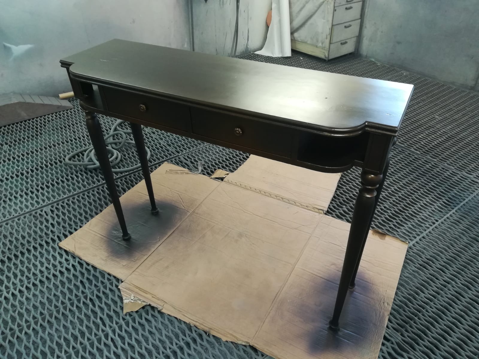 scrivania verniciatura