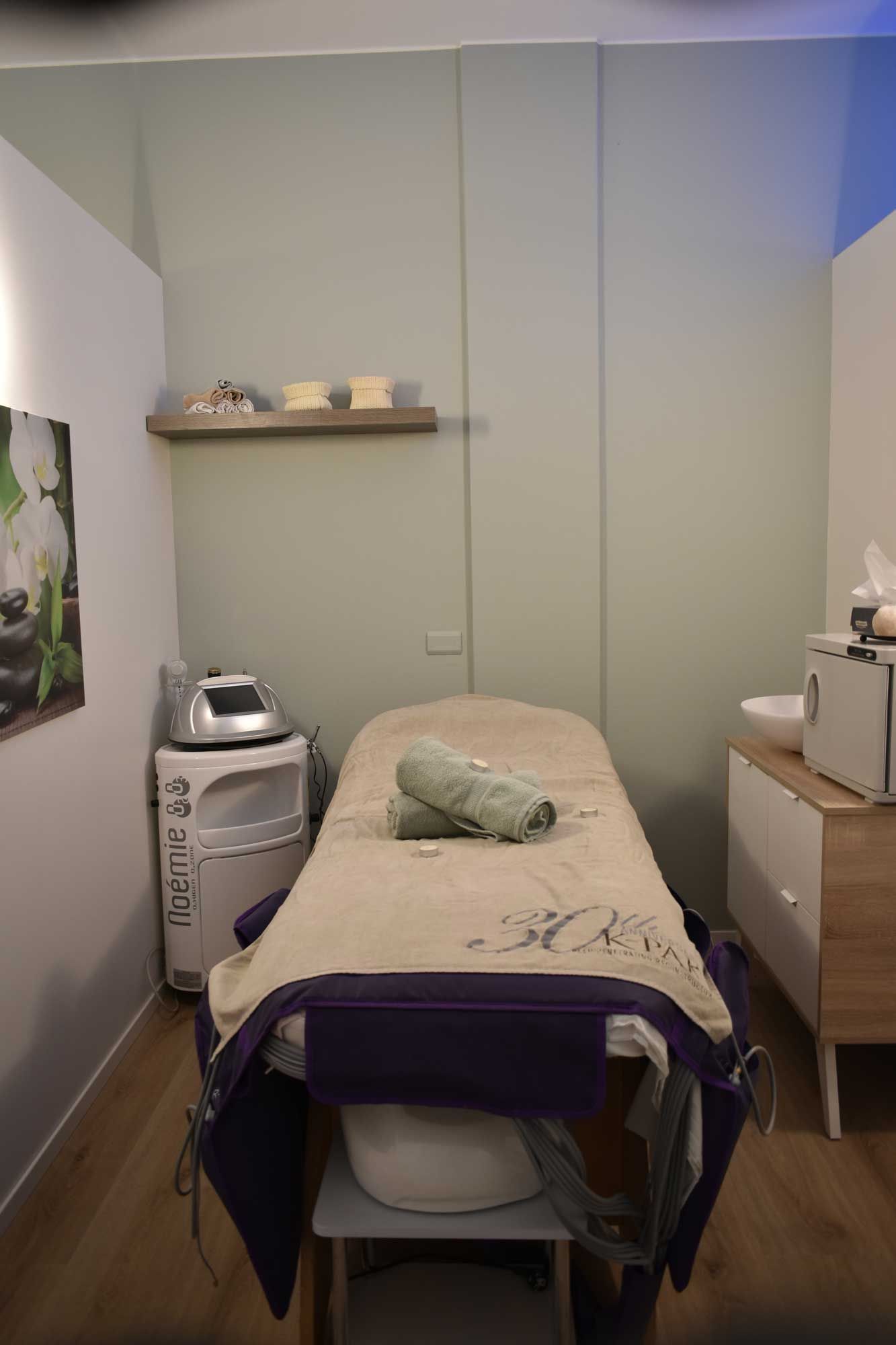 saletta di un centro estetico adibita alla depilazione laser