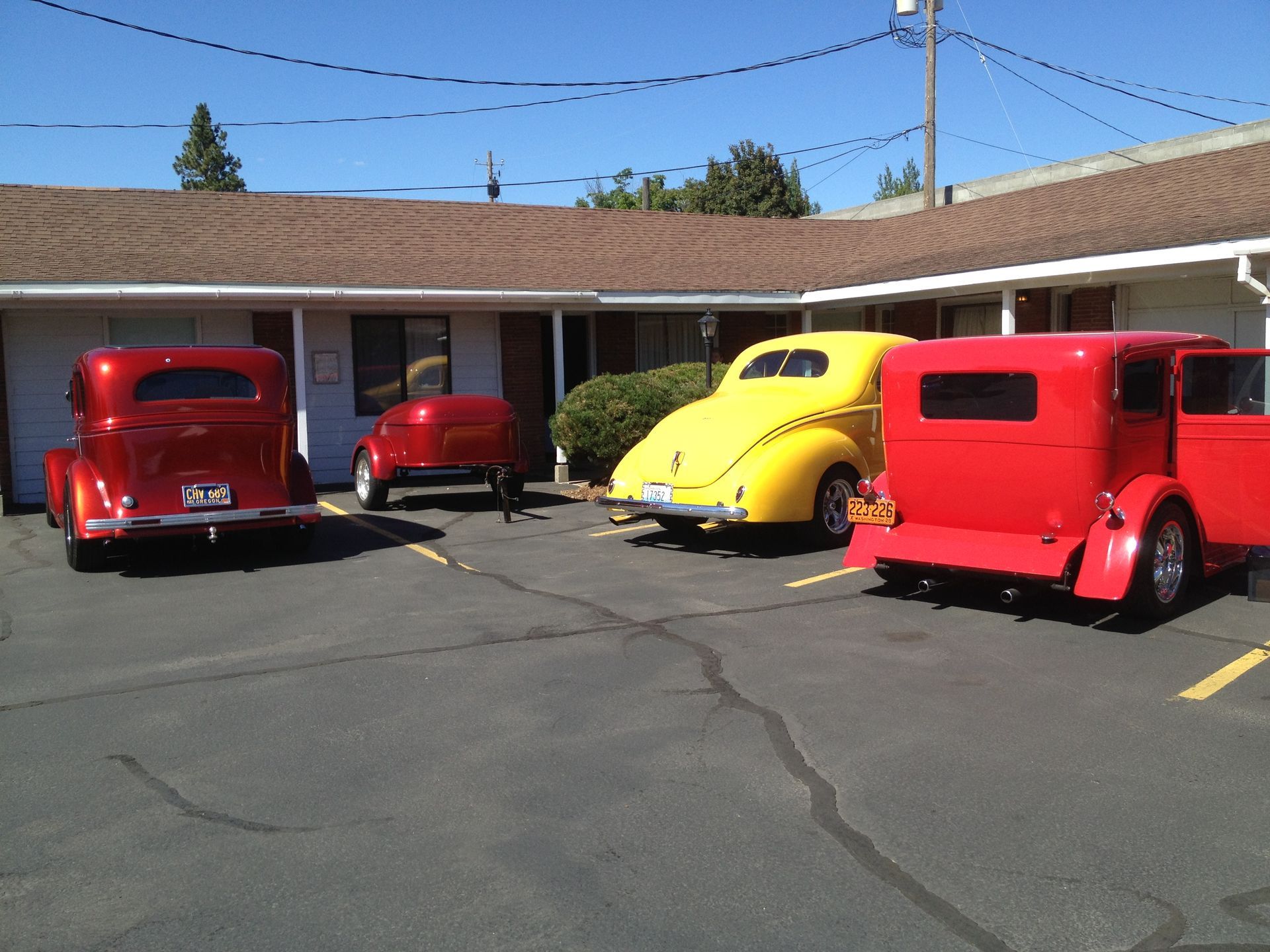 Classic cars at the Garden Motel