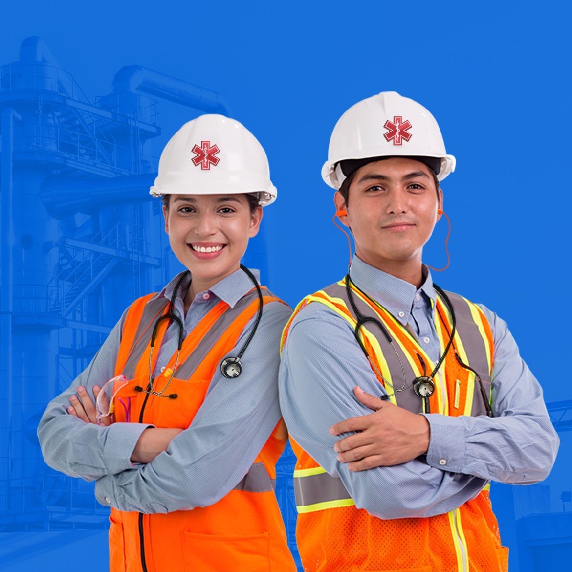 Un hombre y una mujer que llevan cascos y chalecos de seguridad están parados uno al lado del otro.