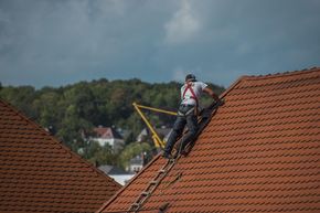 Man doing Emergency roofing
