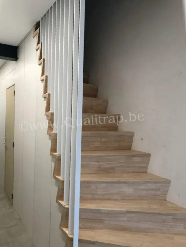 leuning metaal wit houten trappen