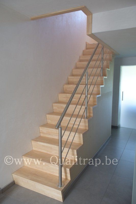 design houten trap met inox