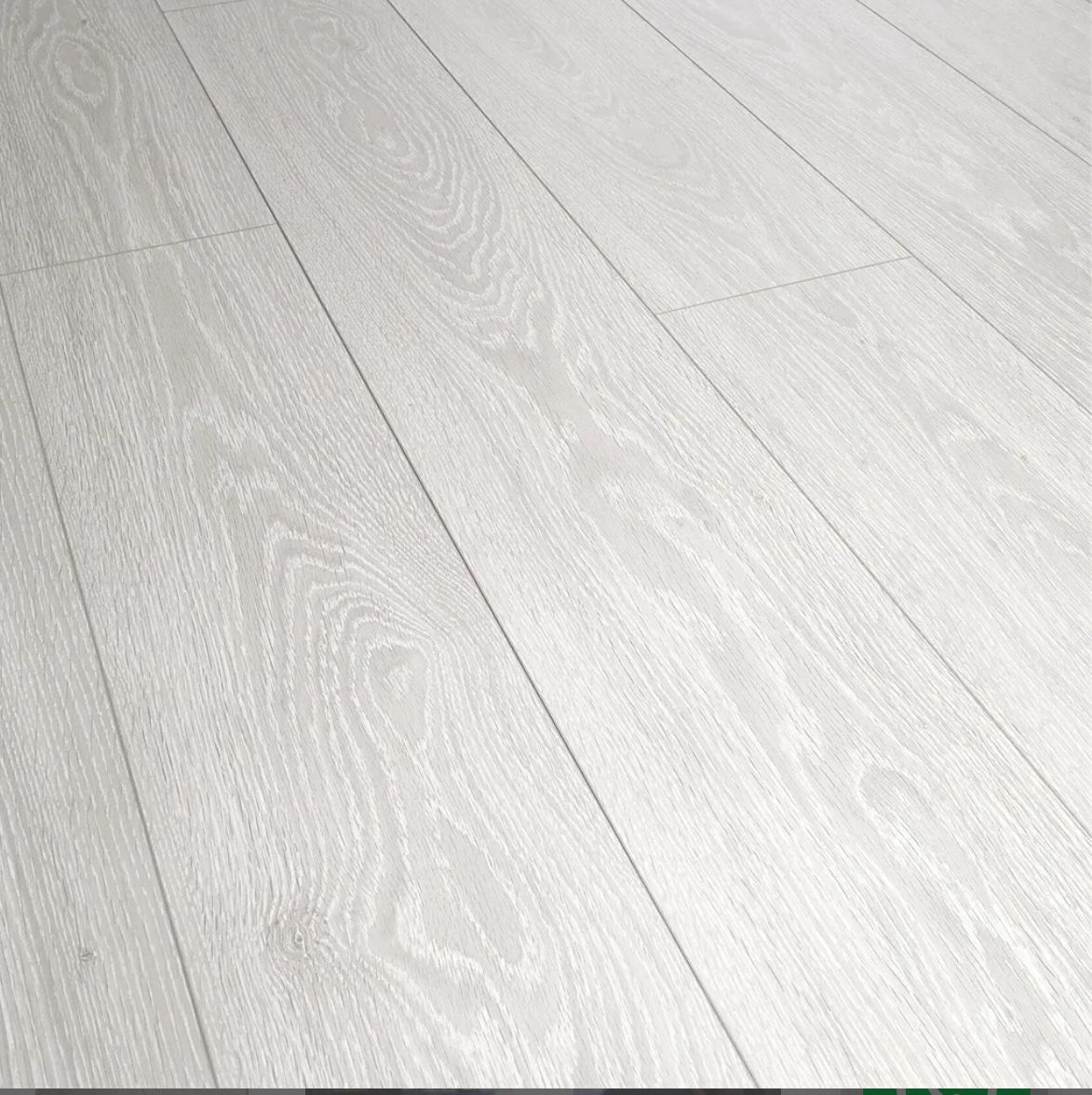 Suelo de madera blanca.