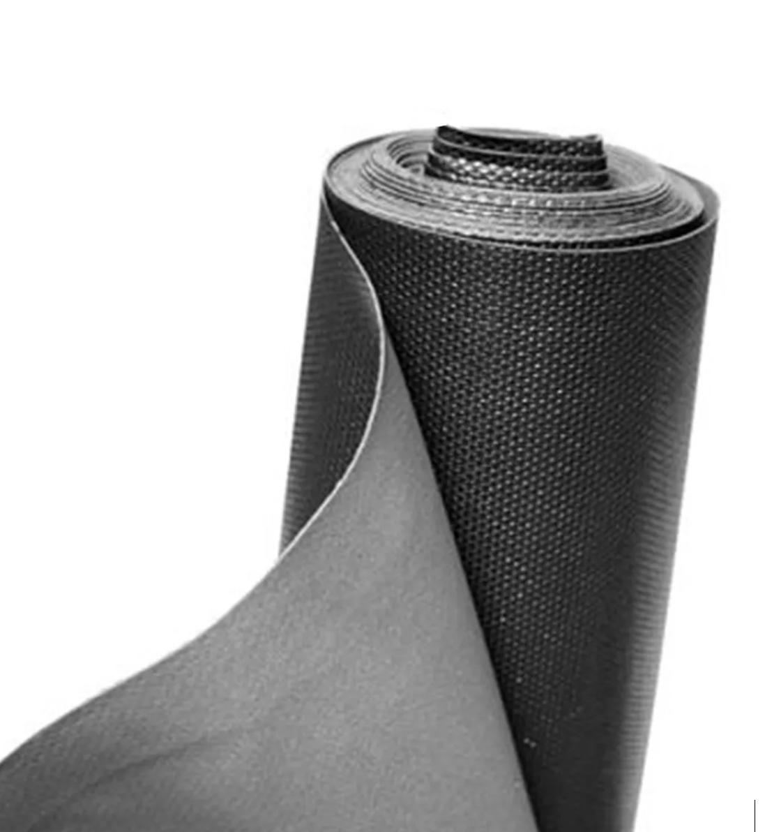 Rollo de tela paisajística de color negro.