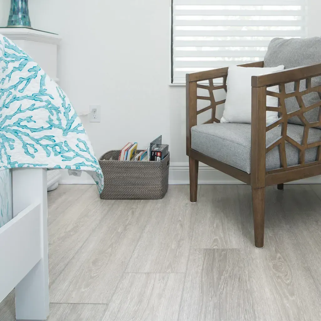 Piso Vinílico SPC Click Roble Varenna SP015 5mm con manta