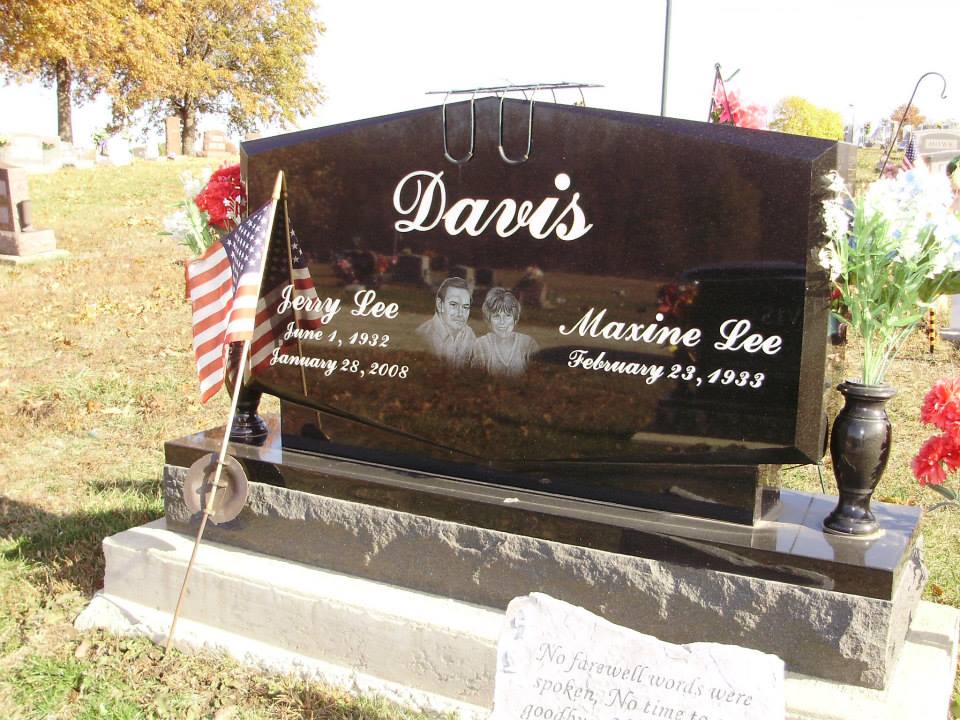 Detail Oriented Monument - Ottumwa, IA - Patterson Monument LLC