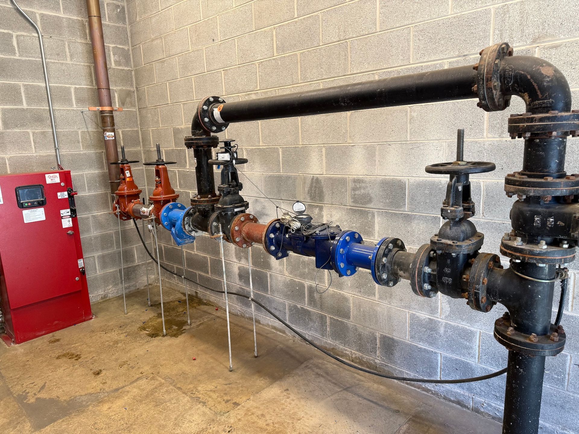 A room filled with lots of pipes and valves.