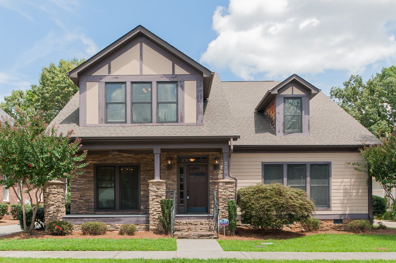 3 BR / 3.5 Bth 2-story single family home. Huge kitchen and great room. Cathedral ceiling of tongue-in-groove in great room with gas log fireplace. A 2nd gas log fireplace is located in the enormous bonus room. Kitchen has granite countertops with custom cabinetry. Wood floors throughout.