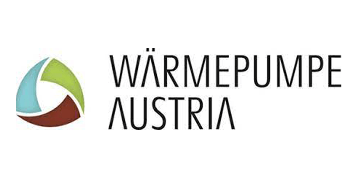 Ein Logo mit einem dreiteiligen Symbol in Grün, Braun und Grau und der schwarzen Schrift „WÄRMEPUMPE AUSTRIA“.