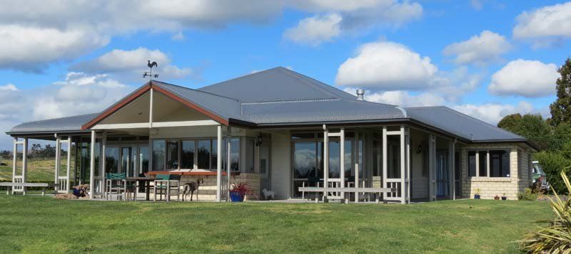 Exterior view of the house after renovation 